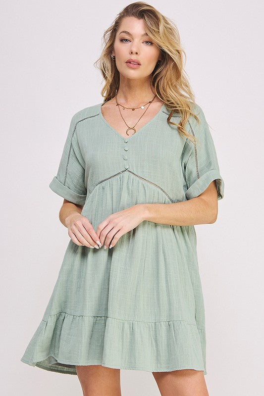 TEXTURED SHORT SLV BUTTON DOWN V-NECK SHORT DRESS